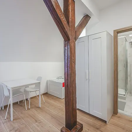 Flat Near Castle Stylish & Prime Location 7 *