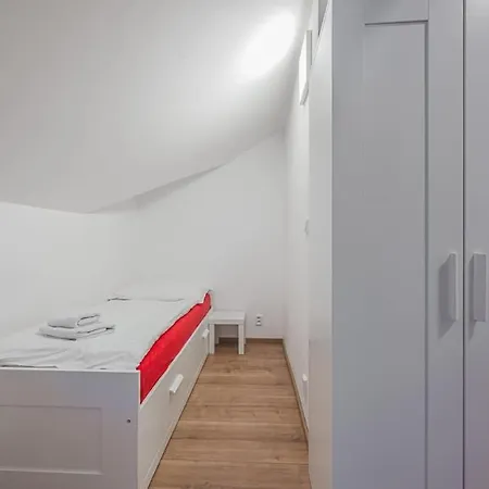 Flat Near Castle Stylish & Prime Location 7 Apartman