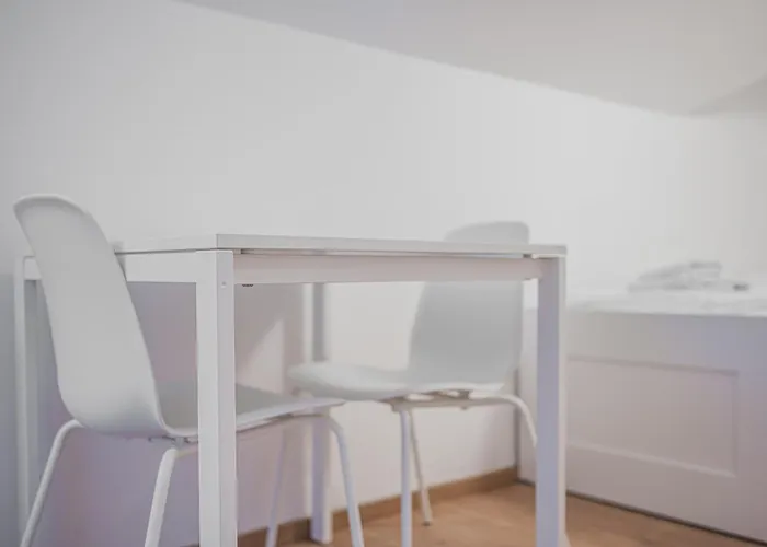 Flat Near Castle Stylish & Prime Location 7 Prag